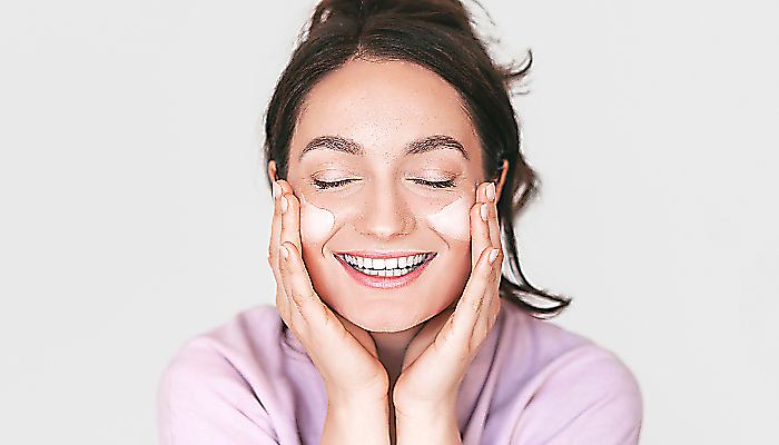 Retinol: co dokáže, jak jej zařadit do rutiny a proč záleží na formě
